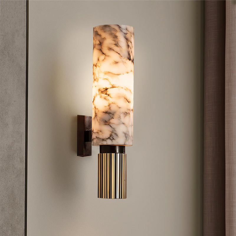 Luminária de parede em pedra cobre com design Sleek, perfeita para iluminar espaços contemporâneos com elegância. Padrão