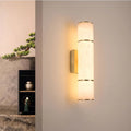 Luminária de parede em pedra refinada com iluminação suave e design escultórico contemporâneo. Dourado (Estilo 1)