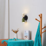 Luminária de parede em vidro duplo, com iluminação suave e design contemporâneo que transforma ambientes.
