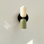 Luminária de parede em vidro duplo, com iluminação suave e design contemporâneo que transforma ambientes.