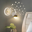 Luminária de parede encantadora em formato de nuvem, com iluminação suave e acolhedora, perfeita para o quarto dos pequenos.