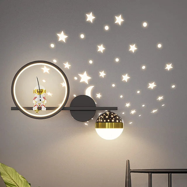 Luminária de parede encantadora em formato de nuvem, com iluminação suave e acolhedora, perfeita para o quarto dos pequenos.