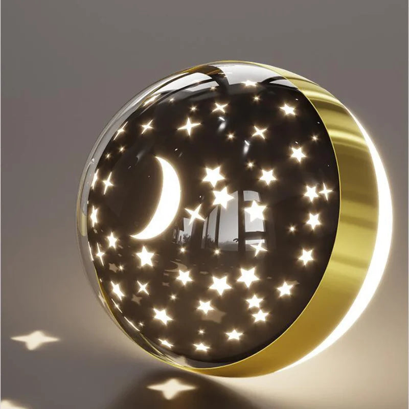 Luminária de parede encantadora em formato de nuvem, com iluminação suave e acolhedora, perfeita para o quarto dos pequenos.