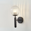 Luminária de parede esférica em estilo nórdico minimalista, perfeita para iluminar com elegância ambientes modernos. Vidro com ondas Preto