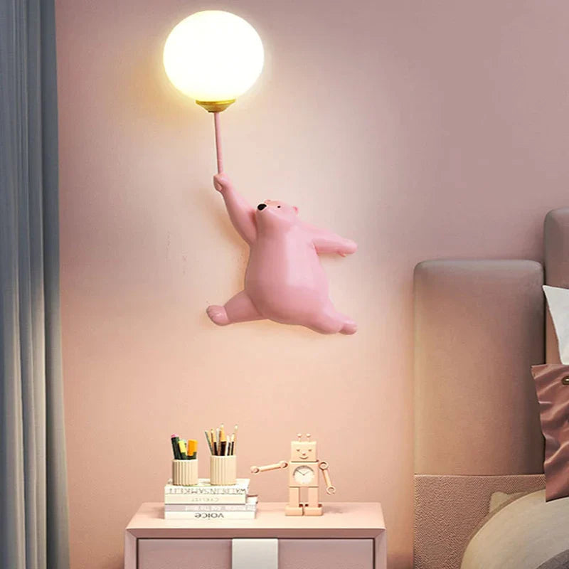 Luminária de parede infantil em formato lúdico com luz suave e design encantador de desenhos animados. Urso rosa à esquerda Branco quente
