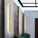 Luminária de parede moderna para exterior | Iluminação sofisticada e resistente às intempéries, com design contemporâneo e acabamento refinado.