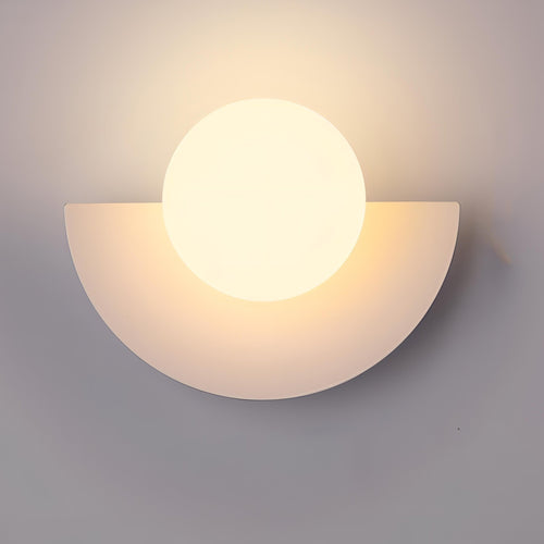 Luminária de parede nórdica minimalista com iluminação suave e design semicircular sofisticado. Branco 25cm x 15cm