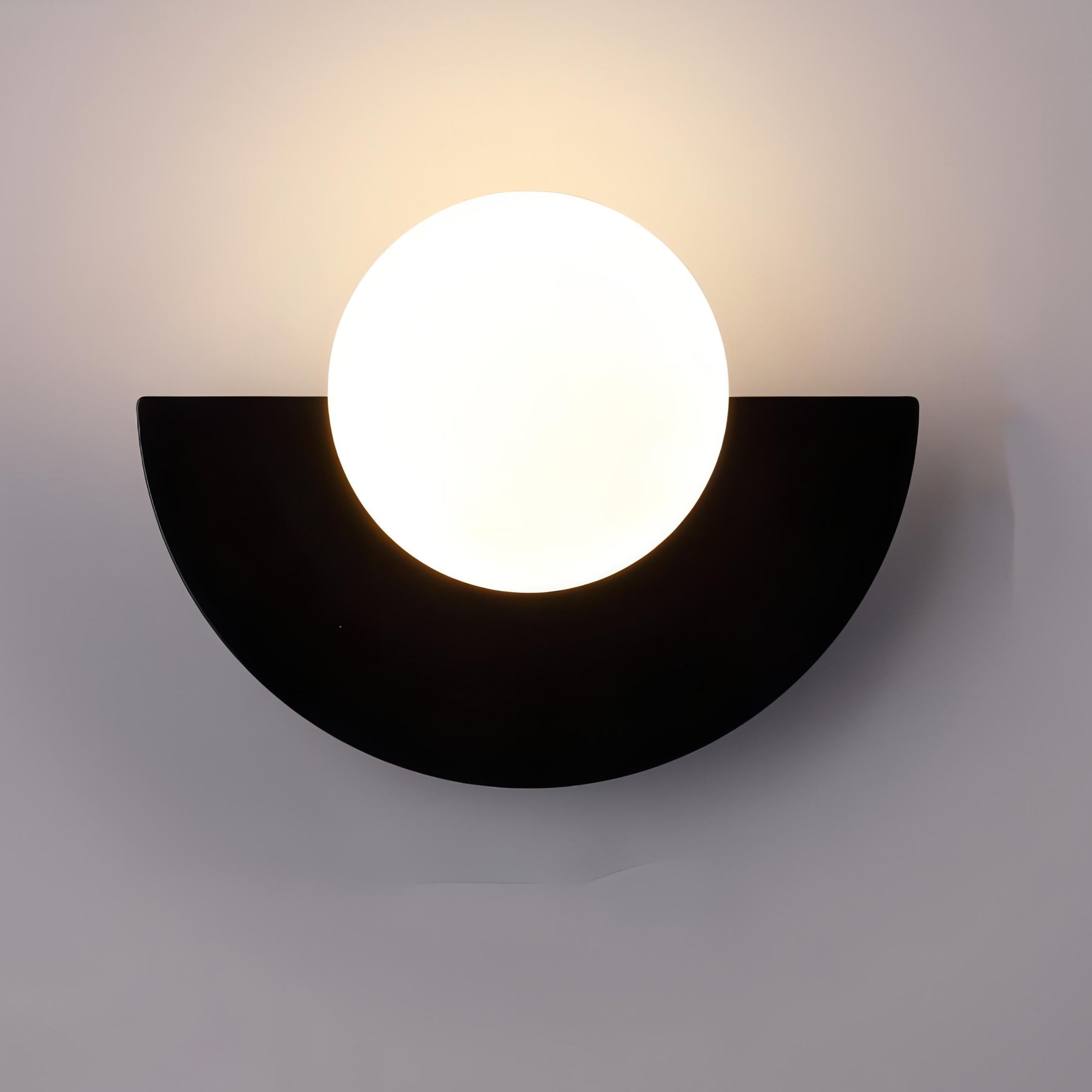 Luminária de parede nórdica minimalista com iluminação suave e design semicircular sofisticado. Preto 25cm x 15cm