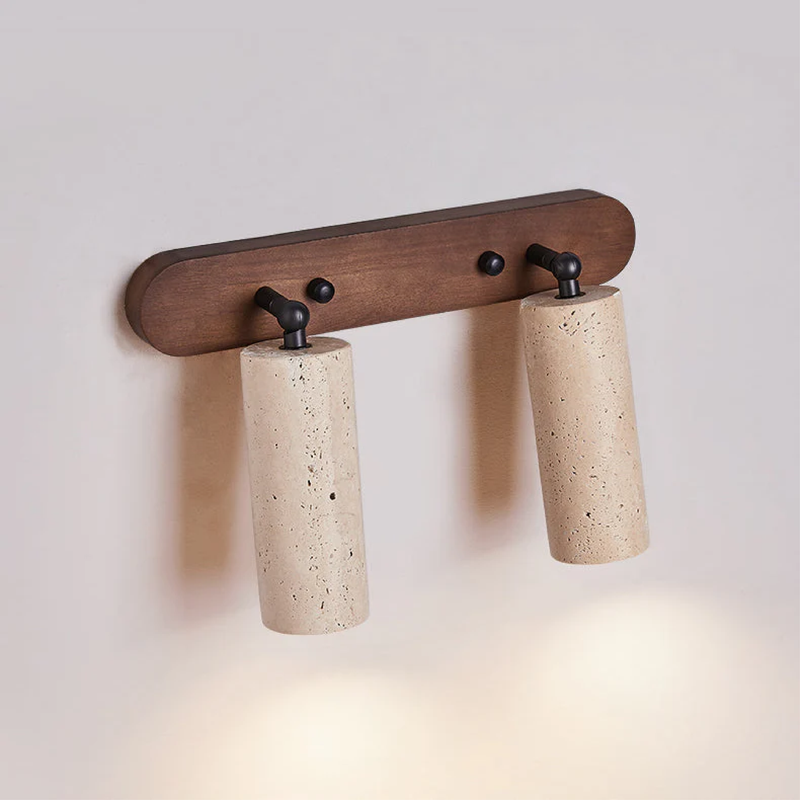 Luminária de parede rotativa em travertino com iluminação suave e charme vintage.