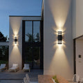 Luminária de parede sofisticada com iluminação direcionada em duas direções, ideal para um design minimalista e contemporâneo.