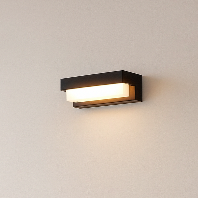 Luminária de parede solar TerraLux | Iluminação sofisticada com design contemporâneo em acabamento metálico. Comprimento 17 cm