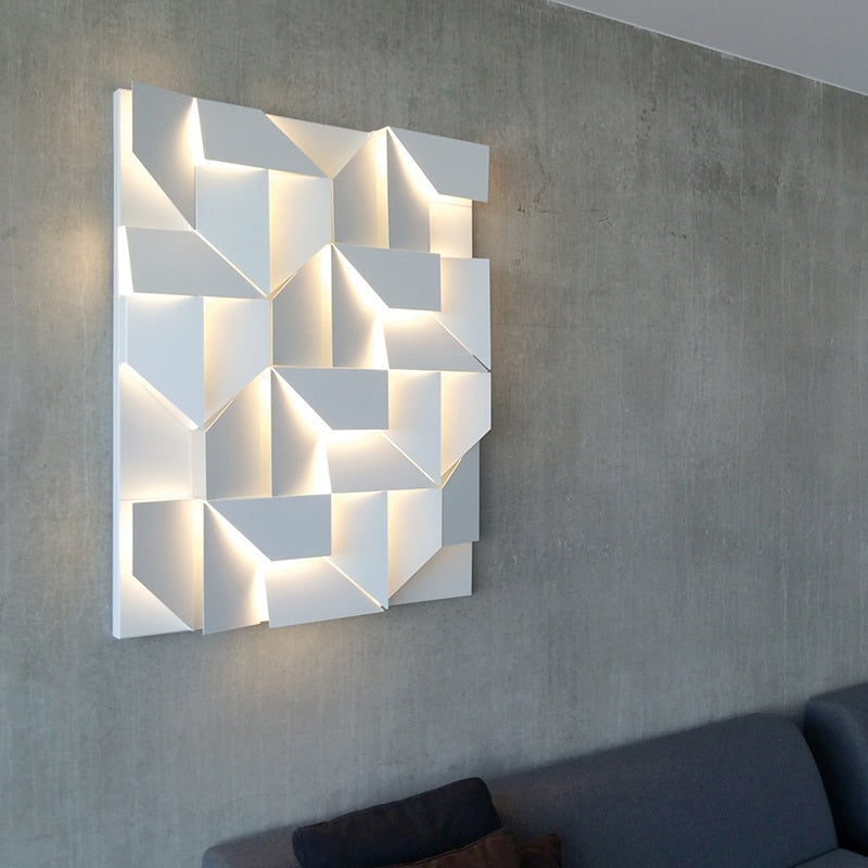 Luminária de parede tridimensional com iluminação suave e design contemporâneo para criar ambientes deslumbrantes. Comprimento 90 x Altura 120cm x Largura 9cm