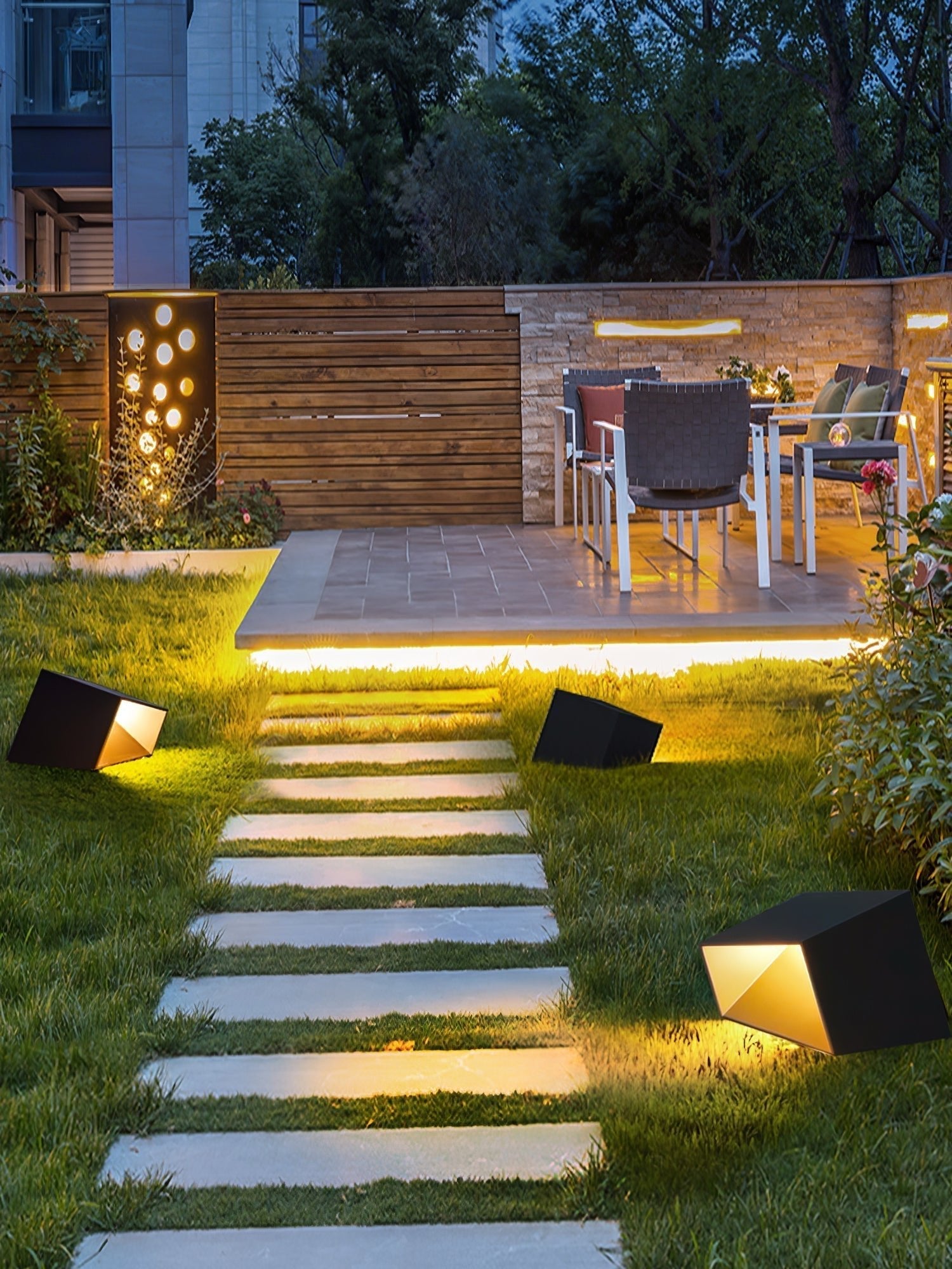Luminária externa Cubo de Jardim solar