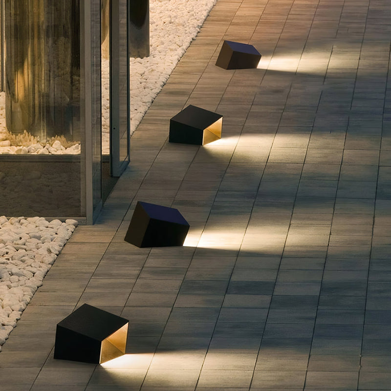 Luminária externa Cubo de Jardim solar