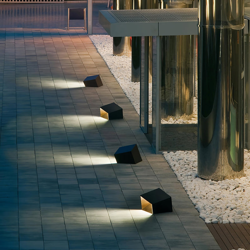 Luminária externa Cubo de Jardim solar