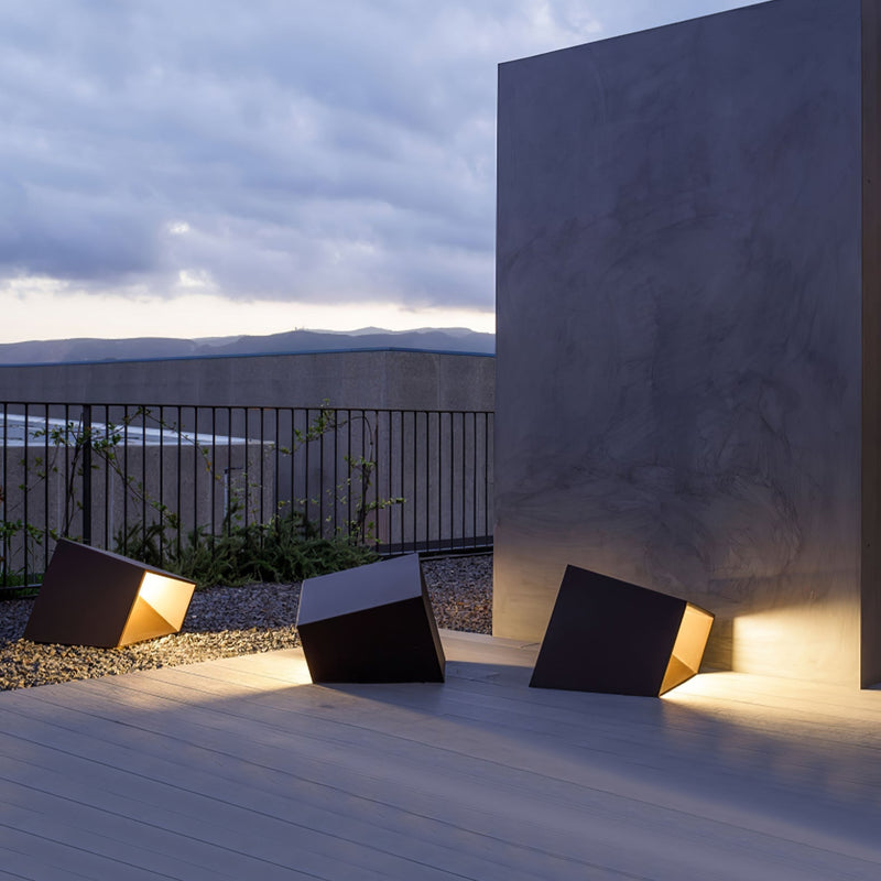 Luminária externa Cubo de Jardim solar