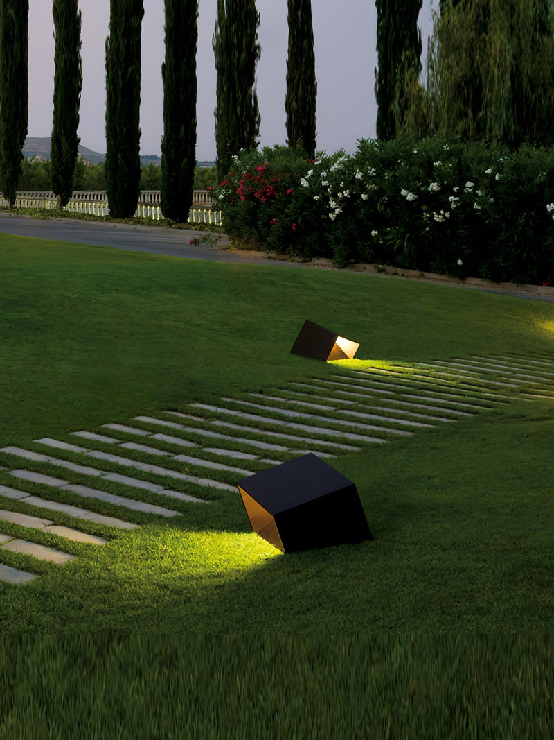 Luminária externa Cubo de Jardim solar