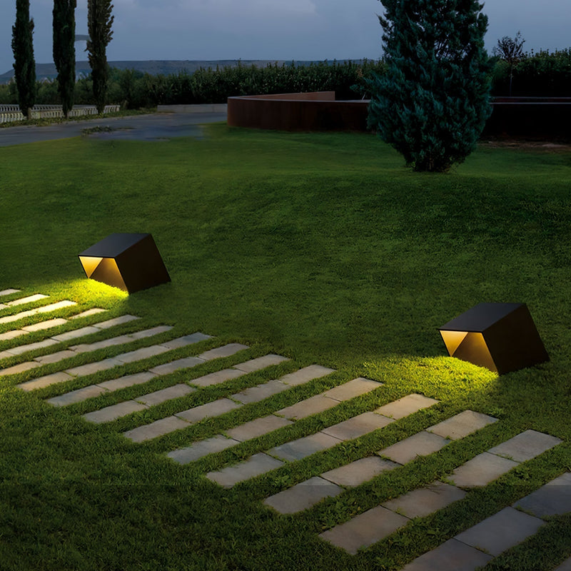 Luminária externa Cubo de Jardim solar