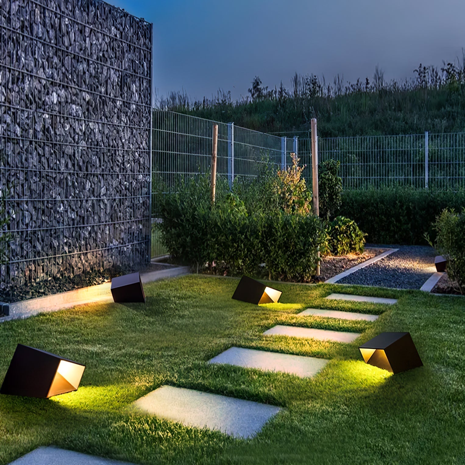 Luminária externa Cubo de Jardim solar