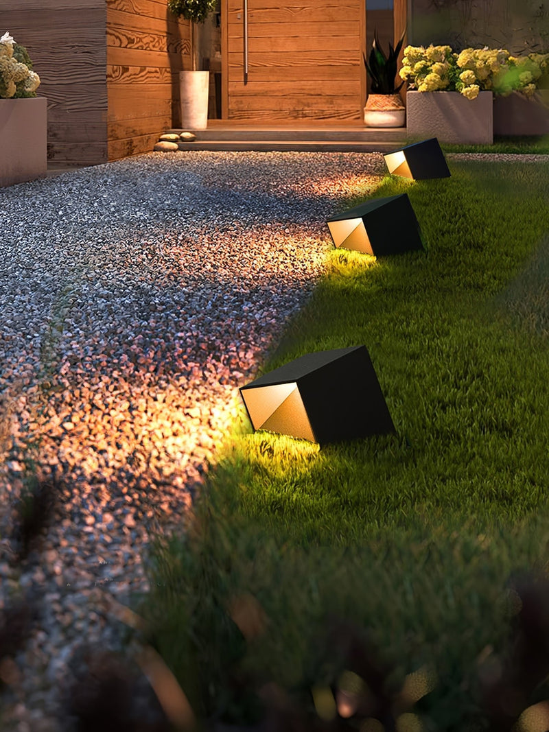 Luminária externa Cubo de Jardim solar