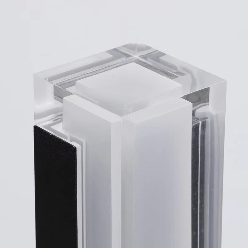 Luminária externa Gavia | Iluminação para áreas externas