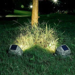 Luminária externa | Iluminação solar em formato de pedra