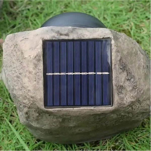 Luminária externa | Iluminação solar em formato de pedra