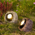 Luminária externa | Iluminação solar em formato de pedra