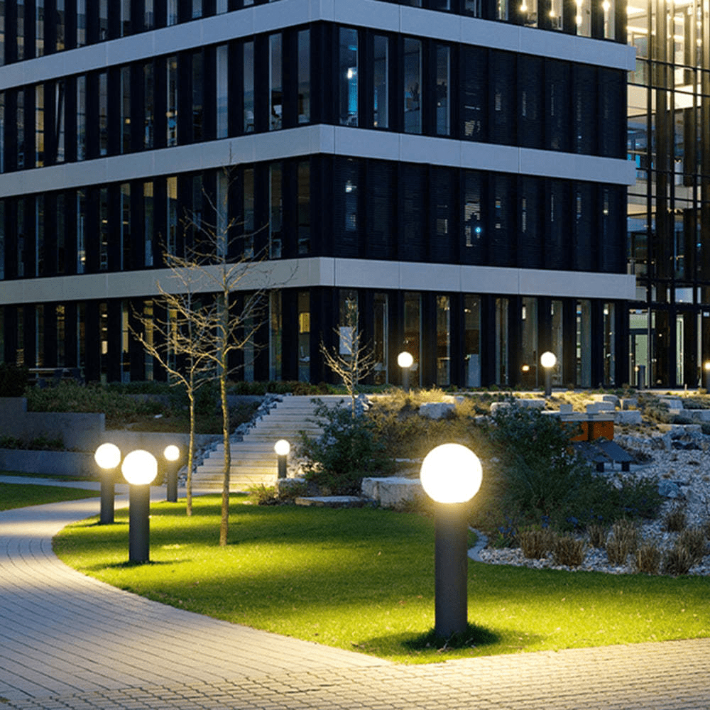 Luminária externa LED Moderna com Design Metálico Preto em Forma de Pena