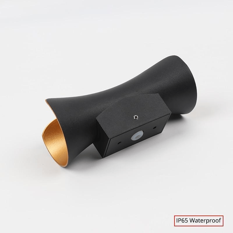 Luminária externa LED em alumínio resistente à água para áreas externas.