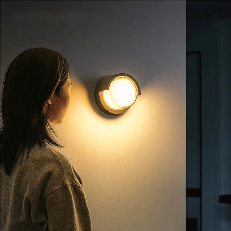 Luminária externa Lucy com Detecção de Movimento