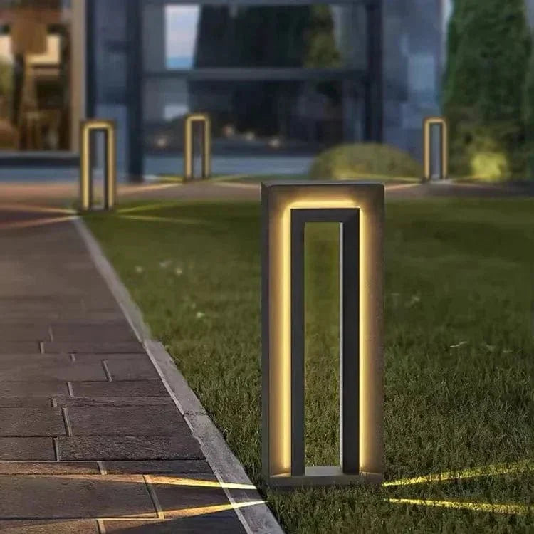Luminária externa Prisma de Caminho 4 lâmpadas