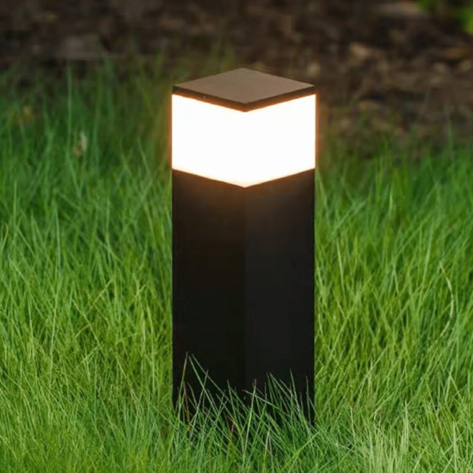 Luminária externa de LED retangular em metal da Orr Industrie Design