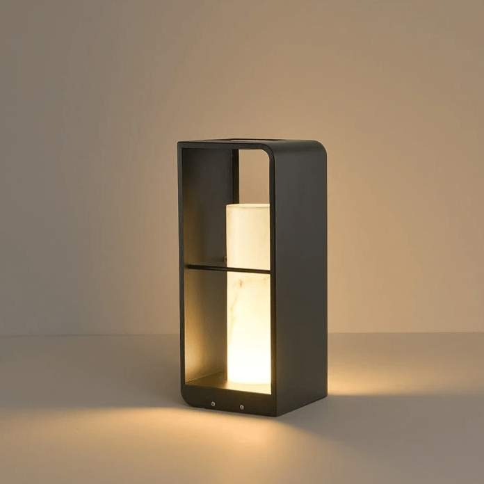 Luminária externa de chão solar