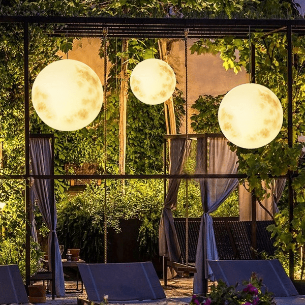 Luminária externa em formato de lua para jardim