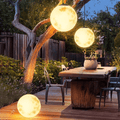Luminária externa em formato de lua para jardim