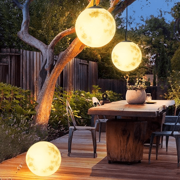 Luminária externa em formato de lua para jardim