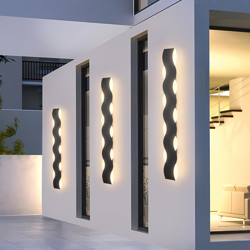 Luminária externa em formato ondulado para parede 20W: 60x10x4.5cm (23.62" x 3.94" x 1.77")