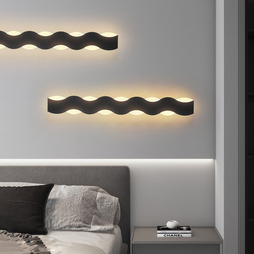 Luminária externa em formato ondulado para parede
