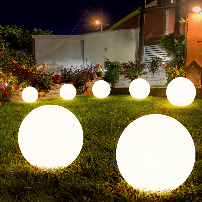 Luminária externa esférica com energia solar para jardim