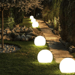 Luminária externa esférica com energia solar para jardim
