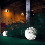 Luminária externa esférica com energia solar para jardim