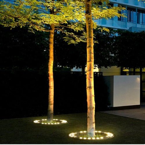 Luminária externa para decoração de árvores
