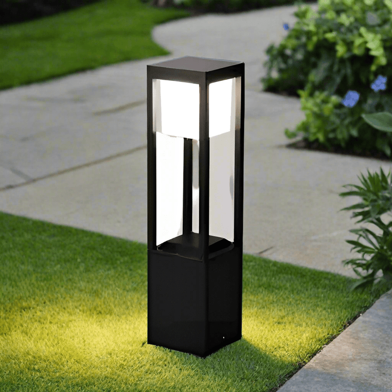 Luminária externa solar Nimbus Cubo 60cm Aberto