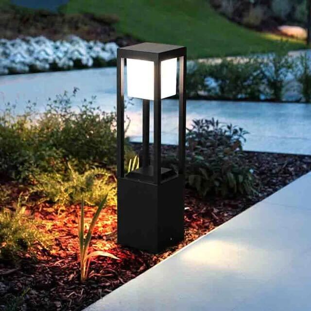 Luminária externa solar Nimbus Cubo 60cm