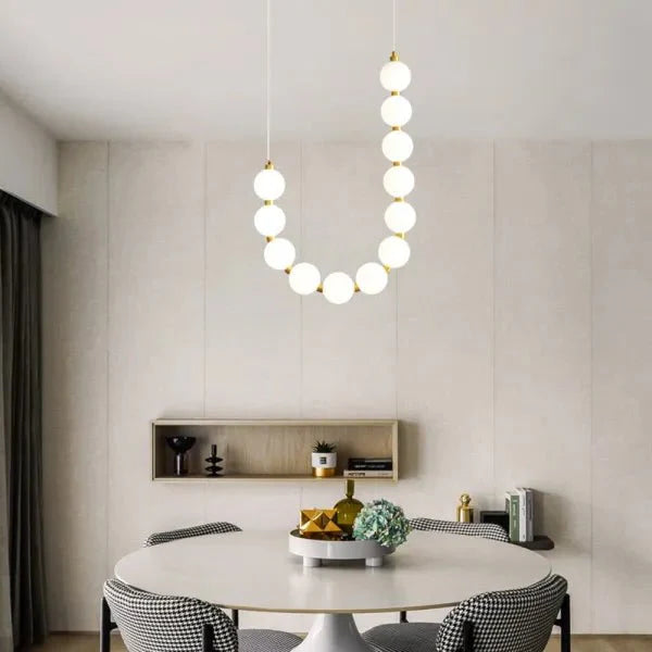 Lustre Elegante de Colar Branco