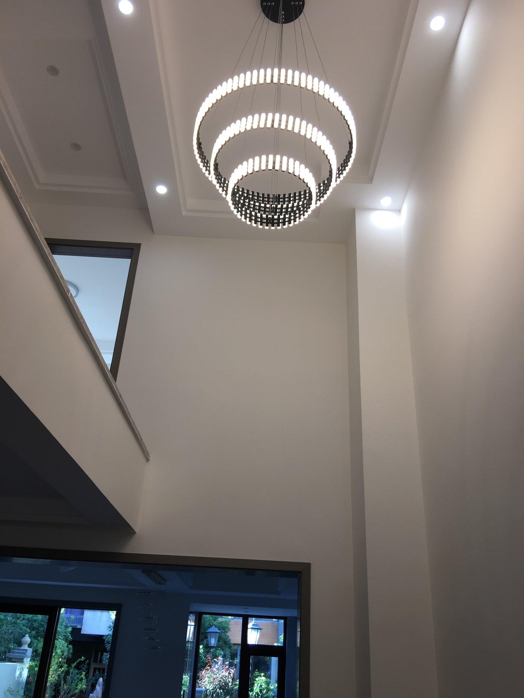Lustre Suspenso com Iluminação LED