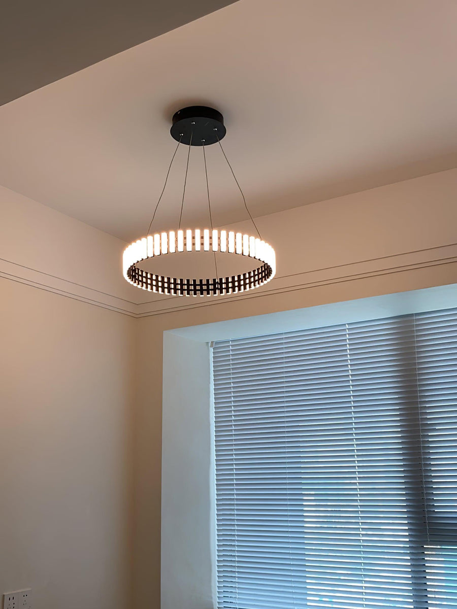 Lustre Suspenso com Iluminação LED