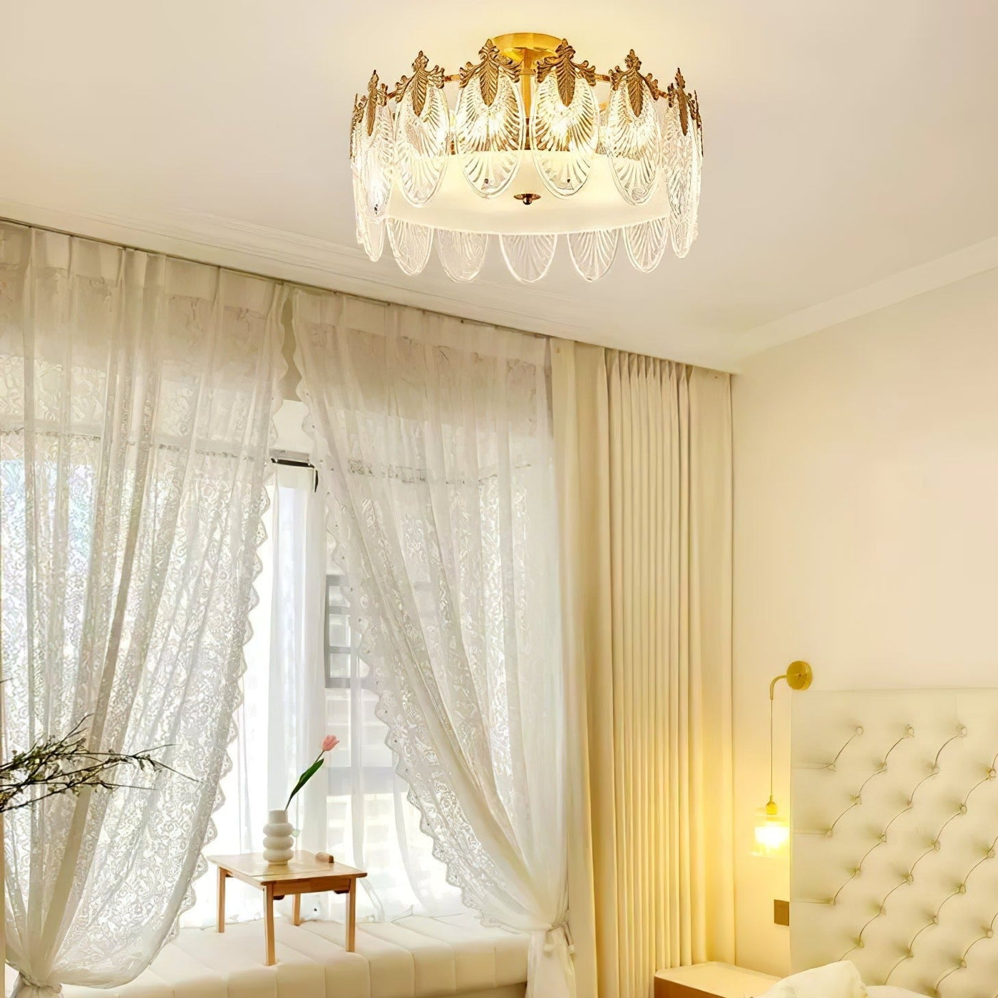 Lustre de vidro decorativo em formato redondo