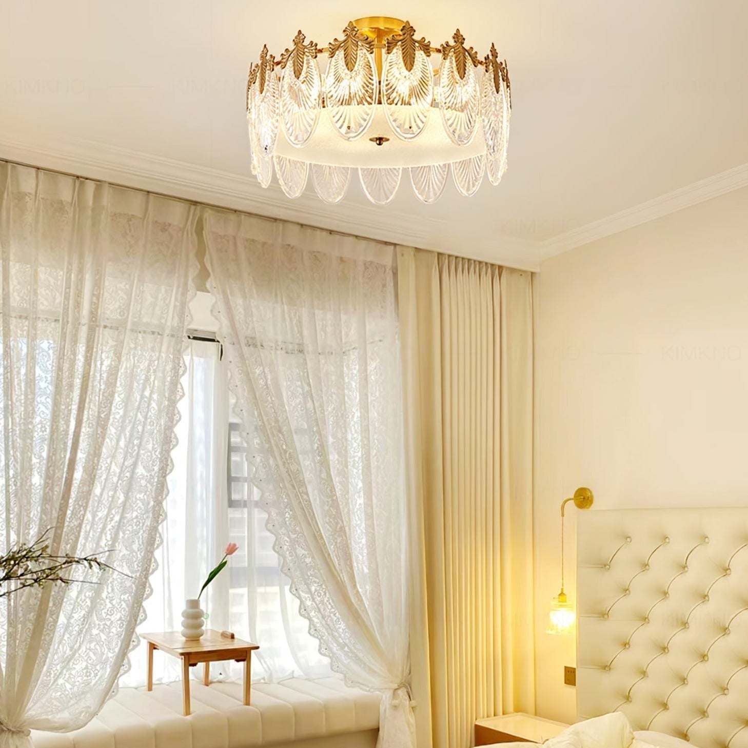 Lustre de vidro decorativo em formato redondo